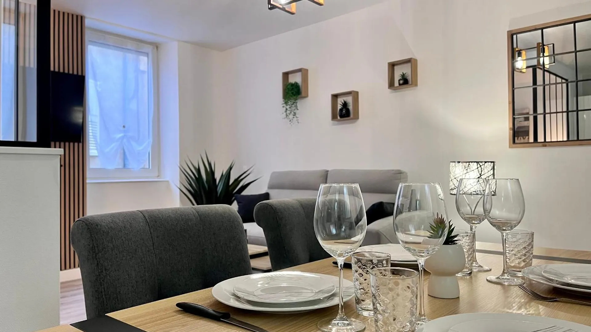 El Cristal - Tournon-Sur-Rhone Apartment 0*,  France